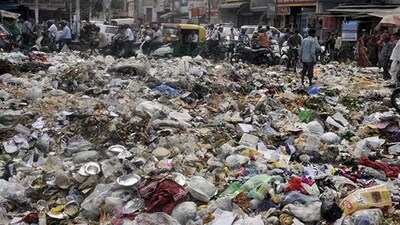 Open dumping of waste in Delhi. (Representative photo/HT Archive) Open dumping of waste in Delhi. (Representative photo/HT Archive)
