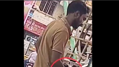 A video of the 20-year-old fruit seller urinating in the plastic bag went viral on social media. (@dayanandnene (X)) A video of the 20-year-old fruit seller urinating in the plastic bag went viral on social media. (@dayanandnene (X))