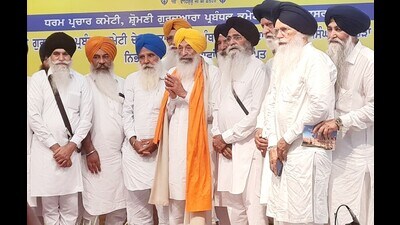 The SAD held its event at Gurdwara Dukhniwaran in Patiala city and the rebel faction organised its event at Gurcharan Singh Tohra’s native village, Tohra, in Nabha block of Patiala. (HT Photo)