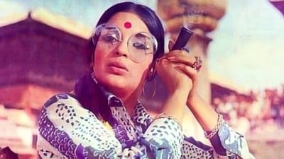 Zeenat Aman in a still from Dum Maaro Dum. Zeenat Aman in a still from Dum Maaro Dum.