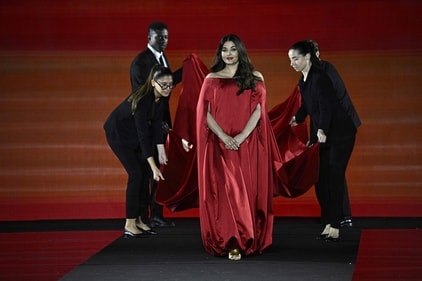 Aishwarya Rai Bachchan walks for L'Oreal Paris show 'Walk Your Worth' as part of the Paris Fashion Week Women Ready-to-wear Spring-Summer 2025 collection . (AFP) Aishwarya Rai Bachchan walks for L'Oreal Paris show 'Walk Your Worth' as part of the Paris Fashion Week Women Ready-to-wear Spring-Summer 2025 collection . (AFP)