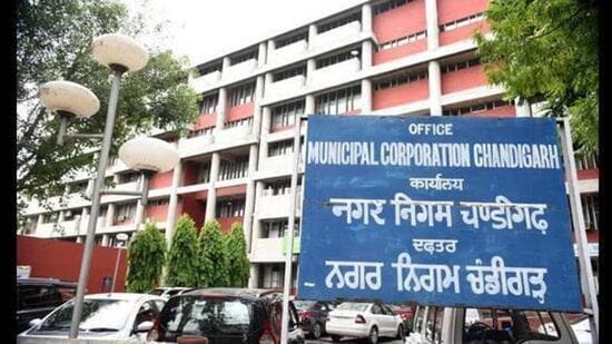 As per Chandigarh MC officials, the policies including those of door-to-door garbage collection, new property tax by-laws, operation and maintenance of community centres, advertisement related policy, are among few matters that need urgent intervention and detailed discussion. (HT Photo)