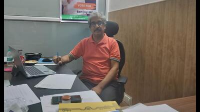 An independent candidate from Gurgaon, Sanjay Lal in his office on Wednesday. (HT PHOTO) An independent candidate from Gurgaon, Sanjay Lal in his office on Wednesday. (HT PHOTO)