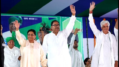BSP supremo Mayawati during a public gathering in Uchana Kalan in Jind, Haryana. (Manoj Dhaka/HT)