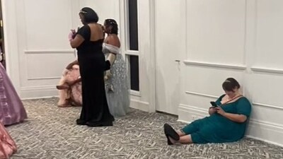 A Bridgerton Ball in Detroit turned out to be a total bust (X/@rayleearts) A Bridgerton Ball in Detroit turned out to be a total bust (X/@rayleearts)