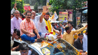 Gurugram: Independent candidate Naveen Goyal from Gurgaon constituency during a roadshow. (FILEPHOTO)