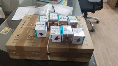 Haryana authorities conducted raids at a pharmacy and a house in Gurugram Sector 39 on Wednesday and recovered more than 1,000 boxes of counterfeit drugs. (HT PHOTO) Haryana authorities conducted raids at a pharmacy and a house in Gurugram Sector 39 on Wednesday and recovered more than 1,000 boxes of counterfeit drugs. (HT PHOTO)
