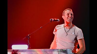 LAS VEGAS, NEVADA - SEPTEMBER 21: Chris Martin of Coldplay performs onstage during the 2024 iHeartRadio Music Festival at T-Mobile Arena on September 21, 2024 in Las Vegas, Nevada. Bryan Steffy/Getty Images/AFP (Photo by Bryan Steffy / GETTY IMAGES NORTH AMERICA / Getty Images via AFP) (Getty Images via AFP) LAS VEGAS, NEVADA - SEPTEMBER 21: Chris Martin of Coldplay performs onstage during the 2024 iHeartRadio Music Festival at T-Mobile Arena on September 21, 2024 in Las Vegas, Nevada. Bryan Steffy/Getty Images/AFP (Photo by Bryan Steffy / GETTY IMAGES NORTH AMERICA / Getty Images via AFP) (Getty Images via AFP)