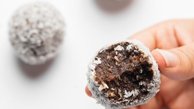 No oven? No problem! Try this easy recipe of No-Bake Chocolate Coconut Date Balls (Photo by The Pantry) No oven? No problem! Try this easy recipe of No-Bake Chocolate Coconut Date Balls (Photo by The Pantry)