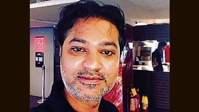 On Tuesday at 7.20 pm, a police patrol unit saw a silver Swift Dzire with three occupants near the Fragrance Garden, Sector 36, Chandigarh. They noticed a man in the backseat signalling for help. As the police approached, the driver attempted to flee but was apprehended due to heavy traffic. The distressed man was identified as Bhangale, leading to the arrest of his kidnappers, Ranjit Singh and Ravi Sharma. (HT Photo) On Tuesday at 7.20 pm, a police patrol unit saw a silver Swift Dzire with three occupants near the Fragrance Garden, Sector 36, Chandigarh. They noticed a man in the backseat signalling for help. As the police approached, the driver attempted to flee but was apprehended due to heavy traffic. The distressed man was identified as Bhangale, leading to the arrest of his kidnappers, Ranjit Singh and Ravi Sharma. (HT Photo)