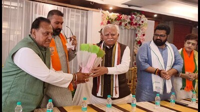 Union minister Manohar Lal Khattar during BJP’s worker sammelan in Kalka. (HT Photo)