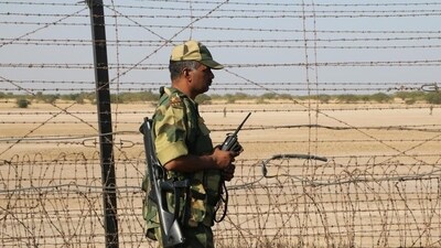 A security personnel at BOP Narabet near India-Pakistan international border in Gujarat. (Siddharaj Solanki/ Hindustan Times File Photo) A security personnel at BOP Narabet near India-Pakistan international border in Gujarat. (Siddharaj Solanki/ Hindustan Times File Photo)
