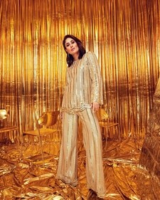 Kareena Kapoor Khan gives bling queen in gold co-ord set (instagram)