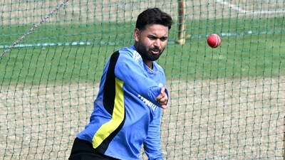 Say hello to Rishabh Pant the bowler. (AFP)