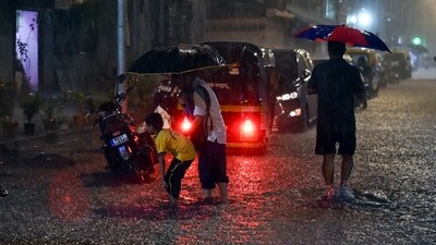 Coastal and northern regions of Karnataka face yellow alerts for heavy rain, thunderstorms, and lightning. (Raju Shinde/HT Photo) Coastal and northern regions of Karnataka face yellow alerts for heavy rain, thunderstorms, and lightning. (Raju Shinde/HT Photo)