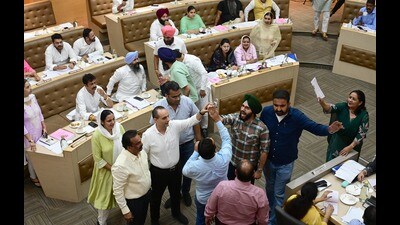 In a heated session during the MC House meeting on Thursday, the BJP councillors raised concerns over stalled developmental works in Chandigarh.  (Ravi Kumar/HT)