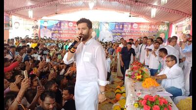 Lok Janshakti Party (Ram Vilas) leader and Union minister Chirag Paswan in UP’s Kaushambi on September 26. (HT photo)