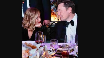 A comment on this image of Elon Musk and Giorgia Meloni prompted a response from Maye Musk. (Screengrab) A comment on this image of Elon Musk and Giorgia Meloni prompted a response from Maye Musk. (Screengrab)