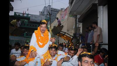 Rao Narbir Singh, the BJP nominee from Badshahpur at a poll meet on Thursday. (PARVEEN KUMAR/HT PHOTO)