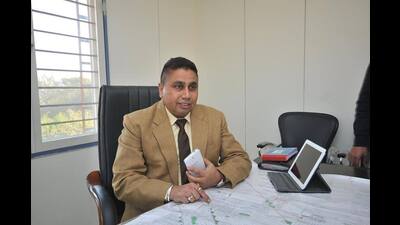 The high court bench of justice Sandeep Moudgil, while passing this order, termed Bajwa’s conduct as that of a “hardcore criminal” and further directed that contempt of court proceedings be initiated against him. (HT Photo) The high court bench of justice Sandeep Moudgil, while passing this order, termed Bajwa’s conduct as that of a “hardcore criminal” and further directed that contempt of court proceedings be initiated against him. (HT Photo)