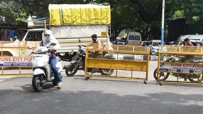 The police department and Pune district administration have begun barricading roads in the central parts of the city from where PM Modi’s convoy will travel. L B Shastri Road and Tilak Road have been barricaded whereas footpaths have been closed from one side. (MAHENDRA KOLHE/HT PHOTO) The police department and Pune district administration have begun barricading roads in the central parts of the city from where PM Modi’s convoy will travel. L B Shastri Road and Tilak Road have been barricaded whereas footpaths have been closed from one side. (MAHENDRA KOLHE/HT PHOTO)