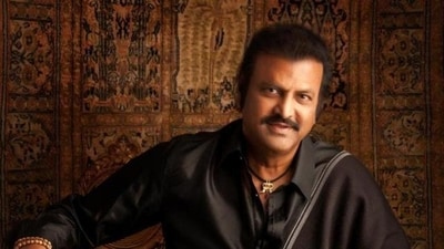 Mohan Babu's personal secretary was robbed of cash recently. Mohan Babu's personal secretary was robbed of cash recently.