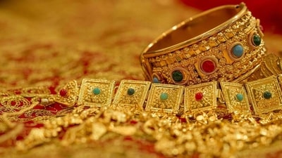 The woman who stole the jewellery was arrested in Manali. The woman who stole the jewellery was arrested in Manali.