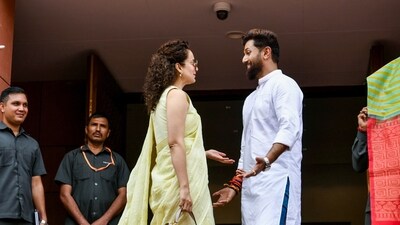 Lok Janshakti Party (Ram Vilas) leader Chirag Paswan reacted to the controversy surrounding Kangana Ranaut's remarks on the now-repealed farm laws. Lok Janshakti Party (Ram Vilas) leader Chirag Paswan reacted to the controversy surrounding Kangana Ranaut's remarks on the now-repealed farm laws.