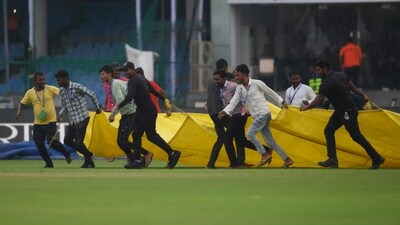 The umpires led the players off the field due to bad light after the 35th over. Heavy rains appeared shortly thereafter and it was subsequently decided that no more play was possible on Day 1. The umpires led the players off the field due to bad light after the 35th over. Heavy rains appeared shortly thereafter and it was subsequently decided that no more play was possible on Day 1. 
