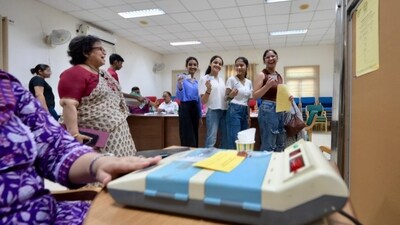 Delhi University Elections 2024 voting underway. Miranda House students at voting centre. (Raj k Raj) Delhi University Elections 2024 voting underway. Miranda House students at voting centre. (Raj k Raj)