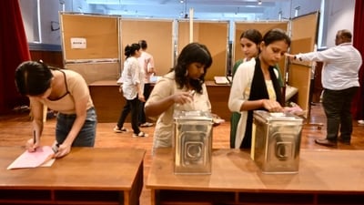 Miranda House, Delhi University students cast their votes at DUSU elections 2024. (Raj k Raj) Miranda House, Delhi University students cast their votes at DUSU elections 2024. (Raj k Raj)