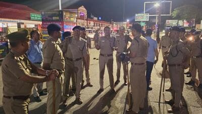 Dehradun SSP, along with senior police officials, at the Dehradun railway station on Thursday night. (HT Photo) Dehradun SSP, along with senior police officials, at the Dehradun railway station on Thursday night. (HT Photo)