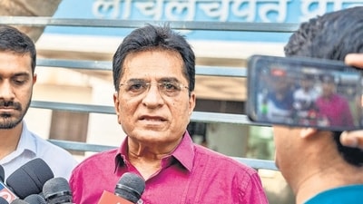 Mumbai, India - May 29, 2023: BJP leader Kirit Somaiya files complaint in connection with the BMC Land Aquisition Scam of Dahisar with Mumbai Police Anti-Corruption Bureau (ACB), Worli Office, in Mumbai, India, on Monday, May 29, 2023. (Photo by Satish Bate/ Hindustan Times) (Satish Bate/HT PHOTO)
