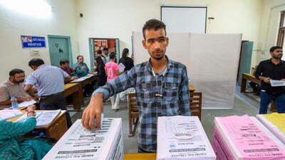 Students cast their votes during the Delhi University Students' Union (DUSU) polls on Friday. (Raj K Raj/HT Photo) Students cast their votes during the Delhi University Students' Union (DUSU) polls on Friday. (Raj K Raj/HT Photo)