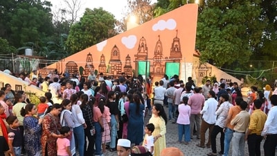 Visitors thronging the UP Darshan Park (Deepak Gupta/HT) Visitors thronging the UP Darshan Park (Deepak Gupta/HT)