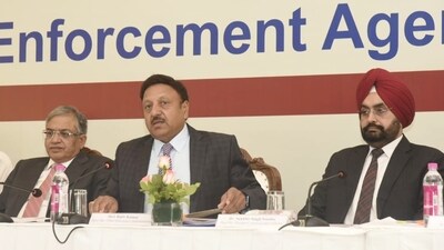 CEC Rajiv Kumar along with ECs Gyanesh Kumar & Dr. Sandhu reviews poll preparations. (@ECISVEEP) CEC Rajiv Kumar along with ECs Gyanesh Kumar & Dr. Sandhu reviews poll preparations. (@ECISVEEP)
