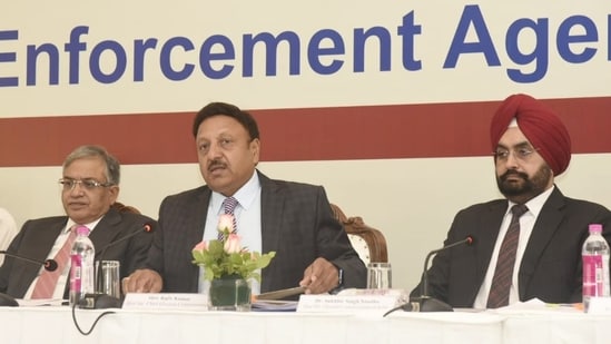 CEC Rajiv Kumar along with ECs Gyanesh Kumar & Dr. Sandhu reviews poll preparations. (@ECISVEEP)