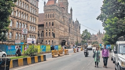 The Brihanmumbai Municipal Corporation (BMC), in a suspension review meeting held on March 27, reinstated 96 employees. Pratik Chorge/HT Photo The Brihanmumbai Municipal Corporation (BMC), in a suspension review meeting held on March 27, reinstated 96 employees. Pratik Chorge/HT Photo