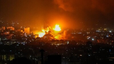 Smoke rises from Israeli airstrikes in Beirut's southern suburbs, Lebanon, Saturday, Sept. 28, 2024. (AP Photo/Hassan Ammar) (AP)