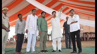 BJP candidate from Badshahpur Rao Narbir Singh, along with other senior leaders, has urged residents to attend Union home minister Amit Shah’s rally on Sunday. (HT PHOTO) BJP candidate from Badshahpur Rao Narbir Singh, along with other senior leaders, has urged residents to attend Union home minister Amit Shah’s rally on Sunday. (HT PHOTO)