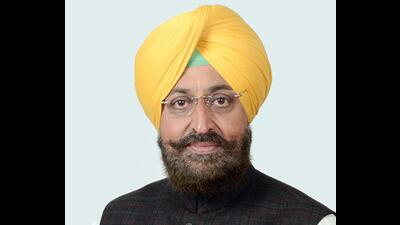 Leader of the Opposition (LoP) Partap Singh Bajwa on Saturday approached the Punjab state election commission regarding complications being faced by candidates in filing nominations for the panchayat elections scheduled to take place on October 15. (HT File)
