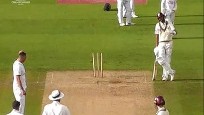 Shoaib Bashir survives as Kyle Abbott’s towel falls (X Image) Shoaib Bashir survives as Kyle Abbott’s towel falls (X Image)