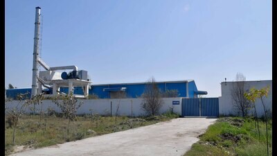 The carcass plant was kept open until January 22 after which it was locked again. (HT Photo) The carcass plant was kept open until January 22 after which it was locked again. (HT Photo)