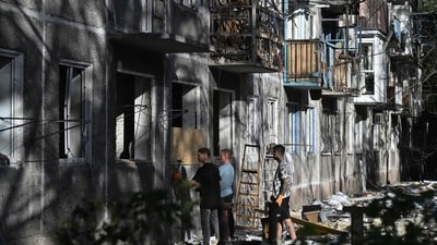 This handout photograph taken and released by the National Police of Ukraine on September 28, 2024, shows a damaged hospital building following a missile attack in Sumy (Photo by Sergei GAPON / National Police of Ukraine / AFP) / XGTY / RESTRICTED TO EDITORIAL USE - MANDATORY CREDIT "AFP PHOTO / NATIONAL POLICE OF UKRAINE) This handout photograph taken and released by the National Police of Ukraine on September 28, 2024, shows a damaged hospital building following a missile attack in Sumy (Photo by Sergei GAPON / National Police of Ukraine / AFP) / XGTY / RESTRICTED TO EDITORIAL USE - MANDATORY CREDIT "AFP PHOTO / NATIONAL POLICE OF UKRAINE)