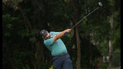 Angad Sangha of The Mulligans in action at the Chandigarh Golf League. (HT Photo) Angad Sangha of The Mulligans in action at the Chandigarh Golf League. (HT Photo)