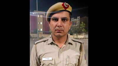 Police said the victim, identified as Sandeep (single name), was in plain clothes but on duty at the time of his death. (HT Photo) Police said the victim, identified as Sandeep (single name), was in plain clothes but on duty at the time of his death. (HT Photo)