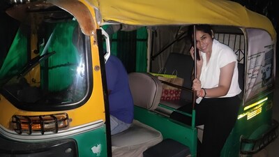ACP Sukanya Sharma disguised herself as a tourist in Agra to assess women's safety. (X/@SSunilkumarm15) ACP Sukanya Sharma disguised herself as a tourist in Agra to assess women's safety. (X/@SSunilkumarm15)