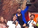 Karan Veer Mehra is lifted by other contestants as he wins Khatron Ke Khiladi 14 Karan Veer Mehra is lifted by other contestants as he wins Khatron Ke Khiladi 14