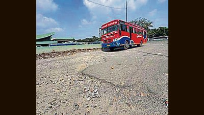 MC superintending engineer Sanjay Kanwar said the NHAI was responsible for repairing the flyover. (HT Photol) MC superintending engineer Sanjay Kanwar said the NHAI was responsible for repairing the flyover. (HT Photol)