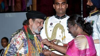 New Delhi, Sep 30 (ANI): (File Photo) President Droupadi Murmu congratulates actor Mithun Chakraborty on being conferred with the Dadasaheb Phalke Award for his remarkable contribution to Indian cinema, on Monday. (ANI Photo) (ANI) New Delhi, Sep 30 (ANI): (File Photo) President Droupadi Murmu congratulates actor Mithun Chakraborty on being conferred with the Dadasaheb Phalke Award for his remarkable contribution to Indian cinema, on Monday. (ANI Photo) (ANI)